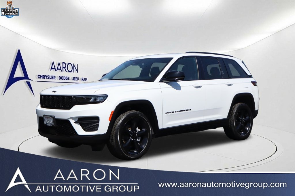 Bright White Clearcoat Used 2025 Jeep Grand Cherokee Altitude  in Norco, CA