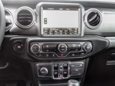 New 2023 Jeep Gladiator Overland  in Norco, CA 12