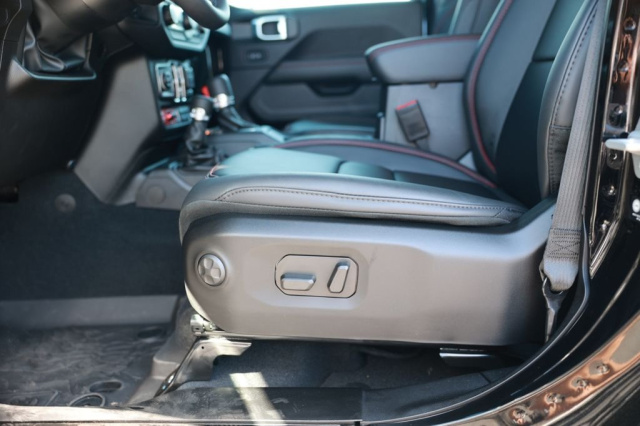 New 2026 Jeep Gladiator Rubicon  in Norco, CA 16