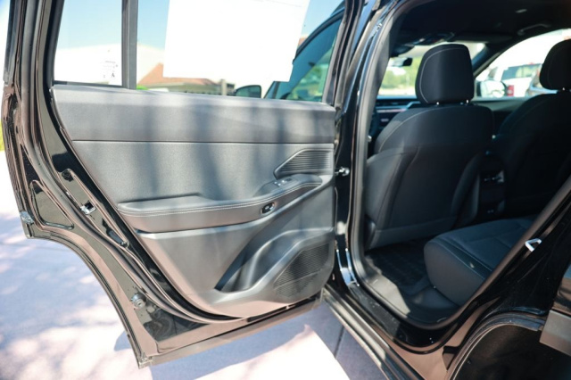 New 2026 Jeep Cherokee Laredo  in Norco, CA 30