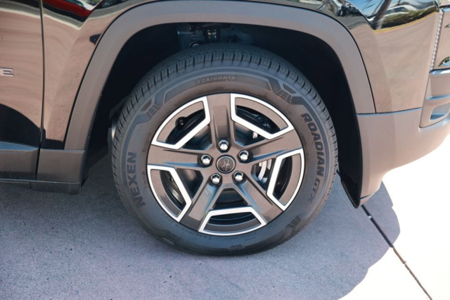 New 2026 Jeep Cherokee Laredo  in Norco, CA 7