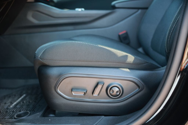 New 2026 Jeep Cherokee Laredo  in Norco, CA 15