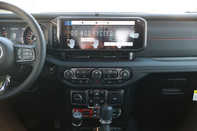 New 2026 Jeep Gladiator Rubicon  in Norco, CA 25