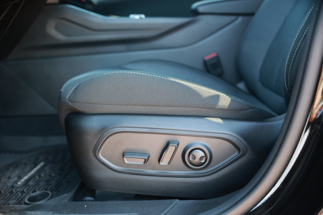New 2026 Jeep Cherokee Laredo  in Norco, CA 15