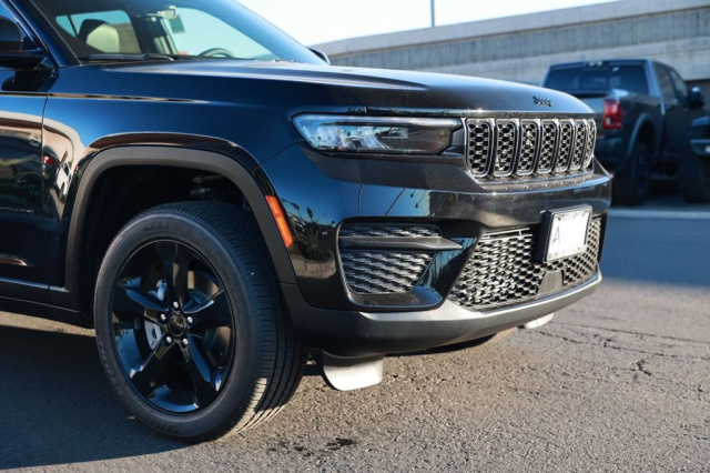 New 2025 Jeep Grand Cherokee Altitude X  in Norco, CA 6