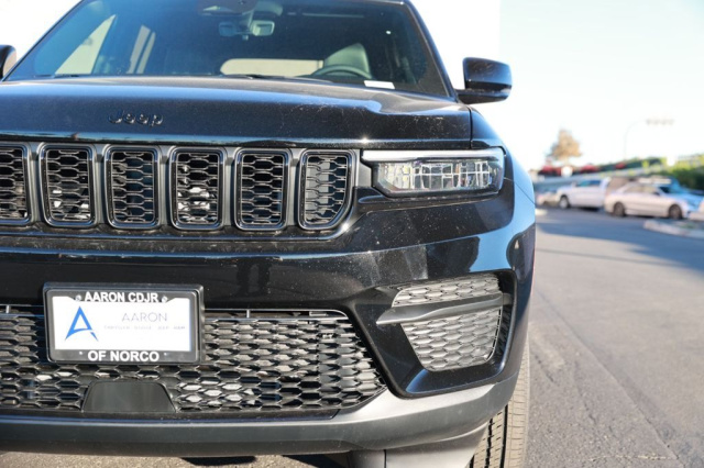 New 2025 Jeep Grand Cherokee Altitude X  in Norco, CA 4