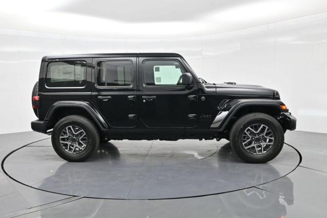New 2025 Jeep Wrangler Sahara  in Norco, CA 4