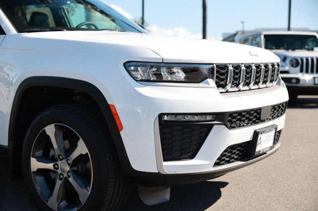 New 2026 Jeep Grand Cherokee Limited  in Norco, CA 6