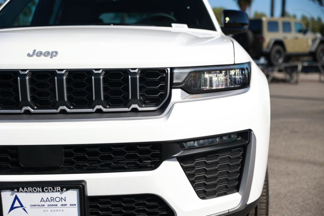 New 2026 Jeep Grand Cherokee Limited  in Norco, CA 4