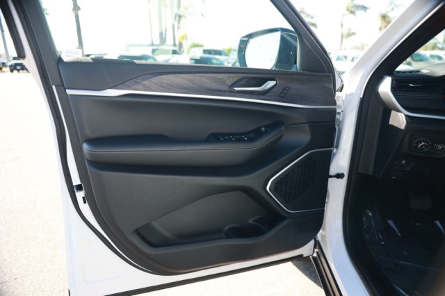 New 2026 Jeep Grand Cherokee Limited  in Norco, CA 12