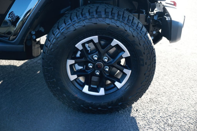New 2026 Jeep Gladiator Rubicon  in Norco, CA 7