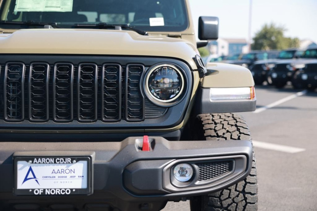 New 2026 Jeep Gladiator Rubicon  in Norco, CA 4