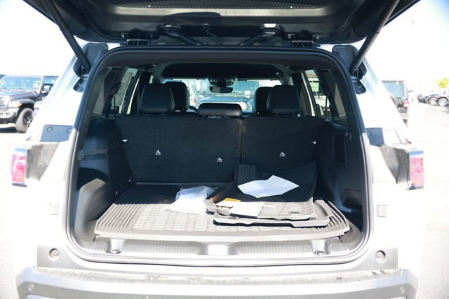 New 2026 Jeep Cherokee Limited  in Norco, CA 31