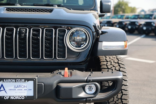 New 2026 Jeep Gladiator Mojave X  in Norco, CA 4