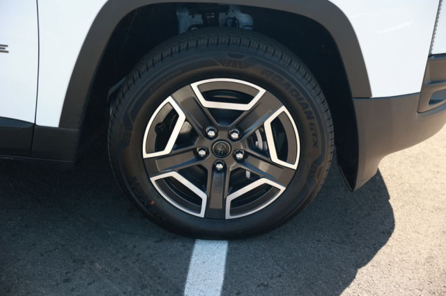 New 2026 Jeep Cherokee Limited  in Norco, CA 7