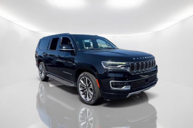 Used 2023 Jeep Wagoneer L Series II  in Norco, CA 6