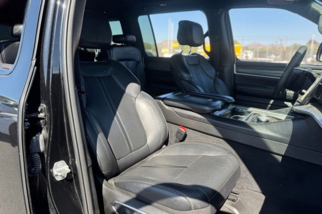 Used 2023 Jeep Wagoneer L Series II  in Norco, CA 14