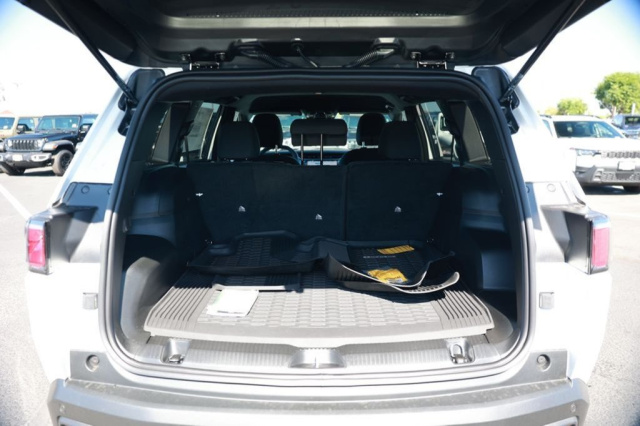 New 2026 Jeep Cherokee Laredo  in Norco, CA 31