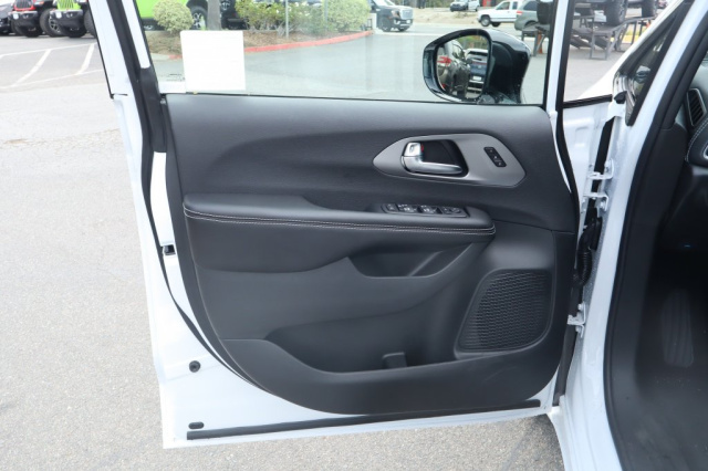 New 2027 Chrysler Pacifica Limited  in Norco, CA 13