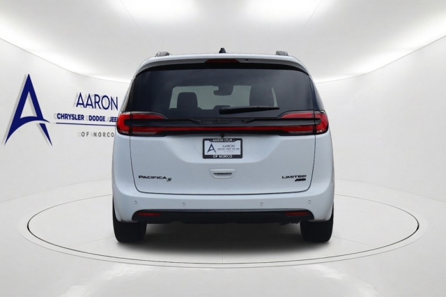 New 2027 Chrysler Pacifica Limited  in Norco, CA 4
