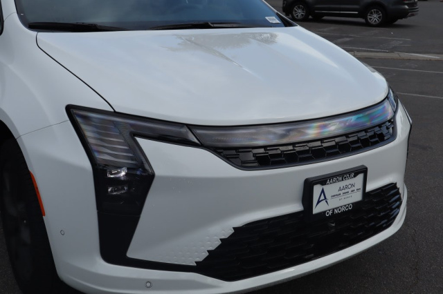 New 2027 Chrysler Pacifica Limited  in Norco, CA 8