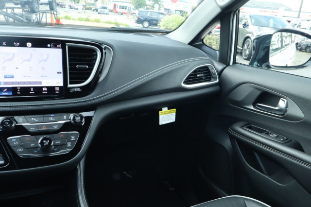 New 2027 Chrysler Pacifica Limited  in Norco, CA 25