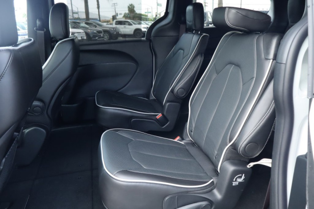 New 2027 Chrysler Pacifica Limited  in Norco, CA 31