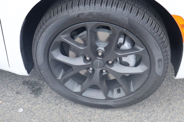 New 2027 Chrysler Pacifica Limited  in Norco, CA 9