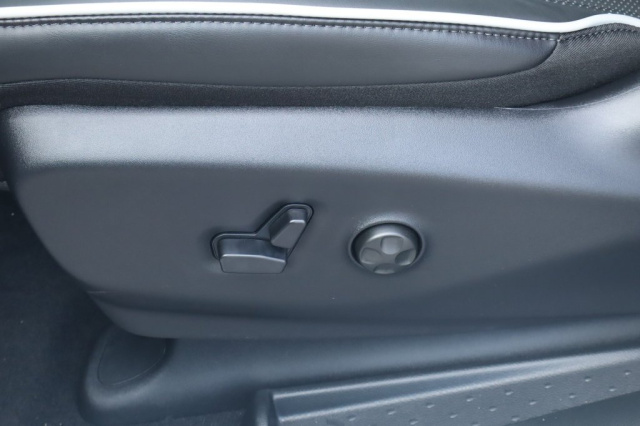 New 2027 Chrysler Pacifica Limited  in Norco, CA 16