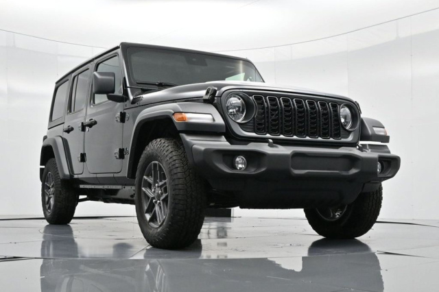 Used 2024 Jeep Wrangler Sport  in Norco, CA 3