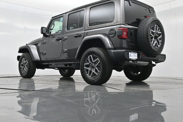 New 2025 Jeep Wrangler Sahara  in Norco, CA 17