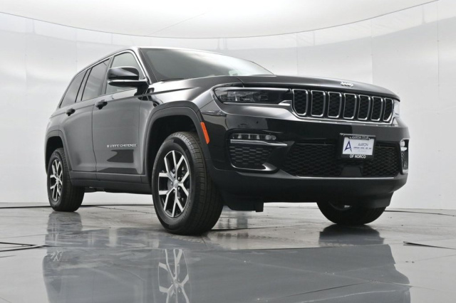 New 2025 Jeep Grand Cherokee Limited  in Norco, CA 12