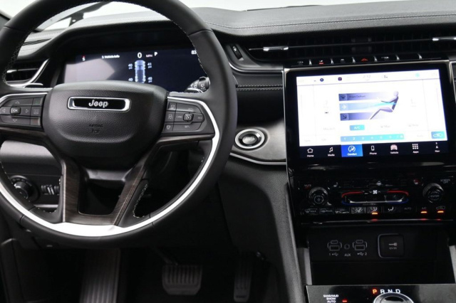 New 2025 Jeep Grand Cherokee Limited  in Norco, CA 43