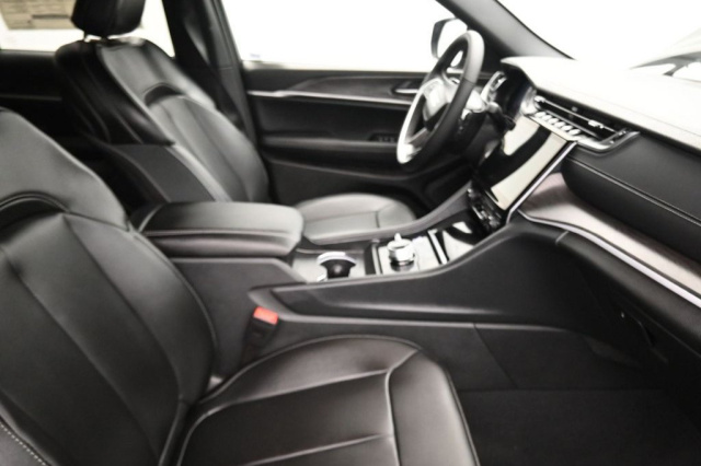 New 2025 Jeep Grand Cherokee Limited  in Norco, CA 29