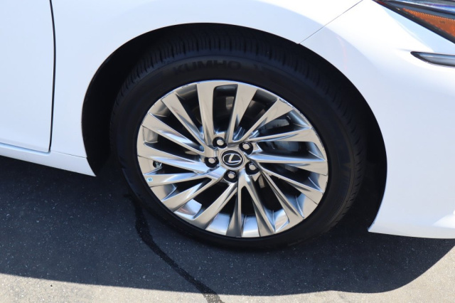 Used 2023 Lexus ES 300h Luxury  in Norco, CA 9