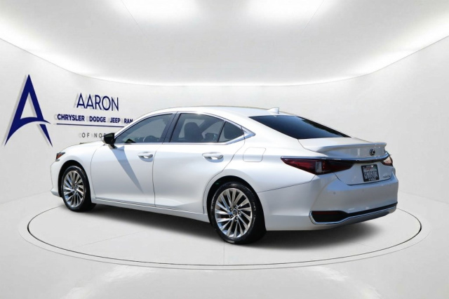 Used 2023 Lexus ES 300h Luxury  in Norco, CA 6