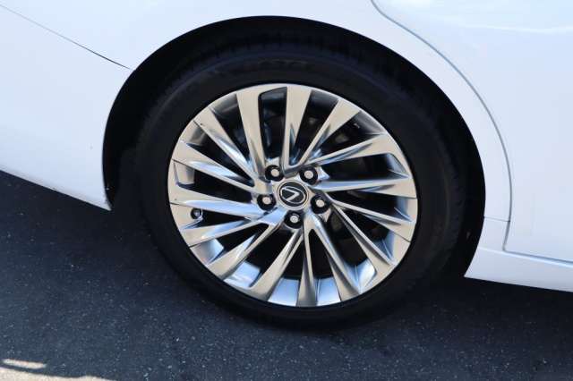 Used 2023 Lexus ES 300h Luxury  in Norco, CA 10