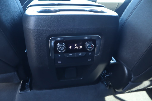 Used 2026 Chevrolet Suburban LT  in Norco, CA 33