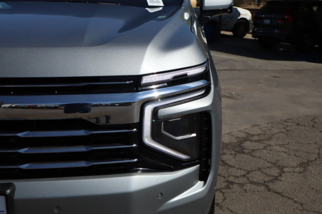 Used 2026 Chevrolet Suburban LT  in Norco, CA 7