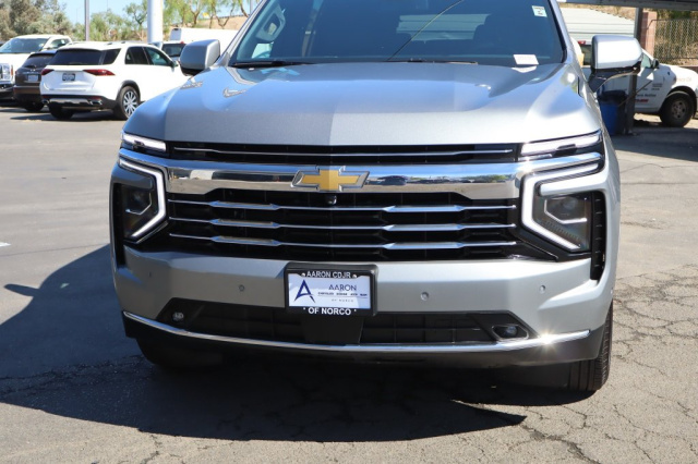 Used 2026 Chevrolet Suburban LT  in Norco, CA 8