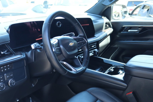Used 2026 Chevrolet Suburban LT  in Norco, CA 17