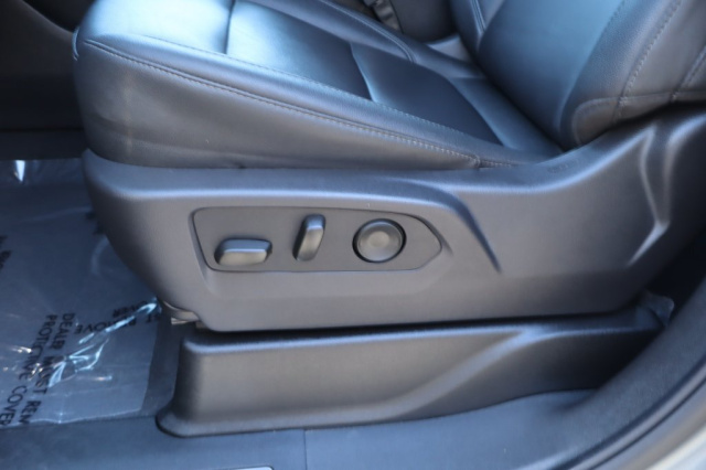 Used 2026 Chevrolet Suburban LT  in Norco, CA 21