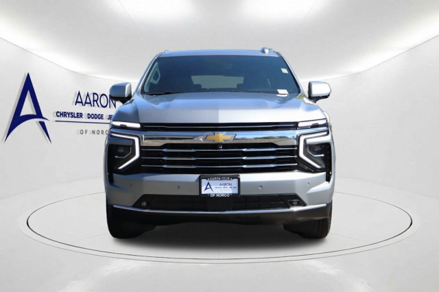 Used 2026 Chevrolet Suburban LT  in Norco, CA 1