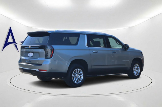 Used 2026 Chevrolet Suburban LT  in Norco, CA 3