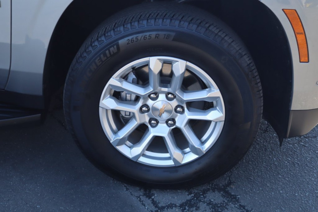 Used 2026 Chevrolet Suburban LT  in Norco, CA 9