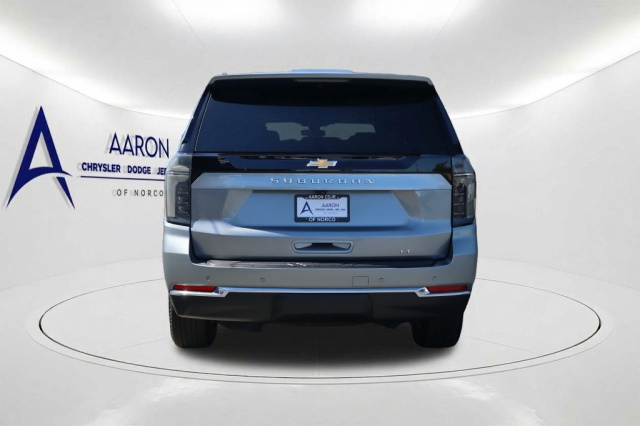 Used 2026 Chevrolet Suburban LT  in Norco, CA 4