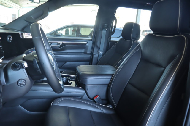 Used 2026 Chevrolet Suburban Premier  in Norco, CA 19