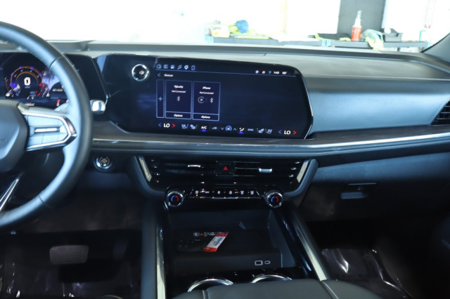 Used 2026 Chevrolet Suburban Premier  in Norco, CA 29