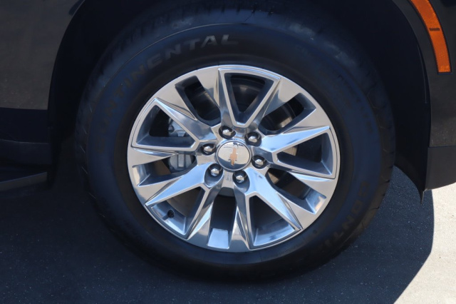 Used 2026 Chevrolet Suburban Premier  in Norco, CA 9