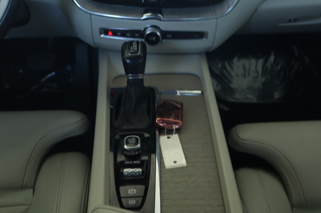 Used 2019 Volvo XC60 T6 Inscription  in Norco, CA 30